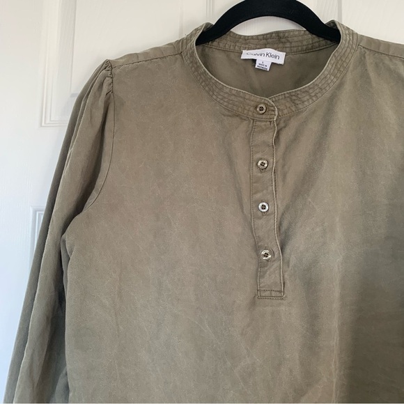 Calvin Klein Army Green Pop Over Blouse Size Large - Picture 2 of 9